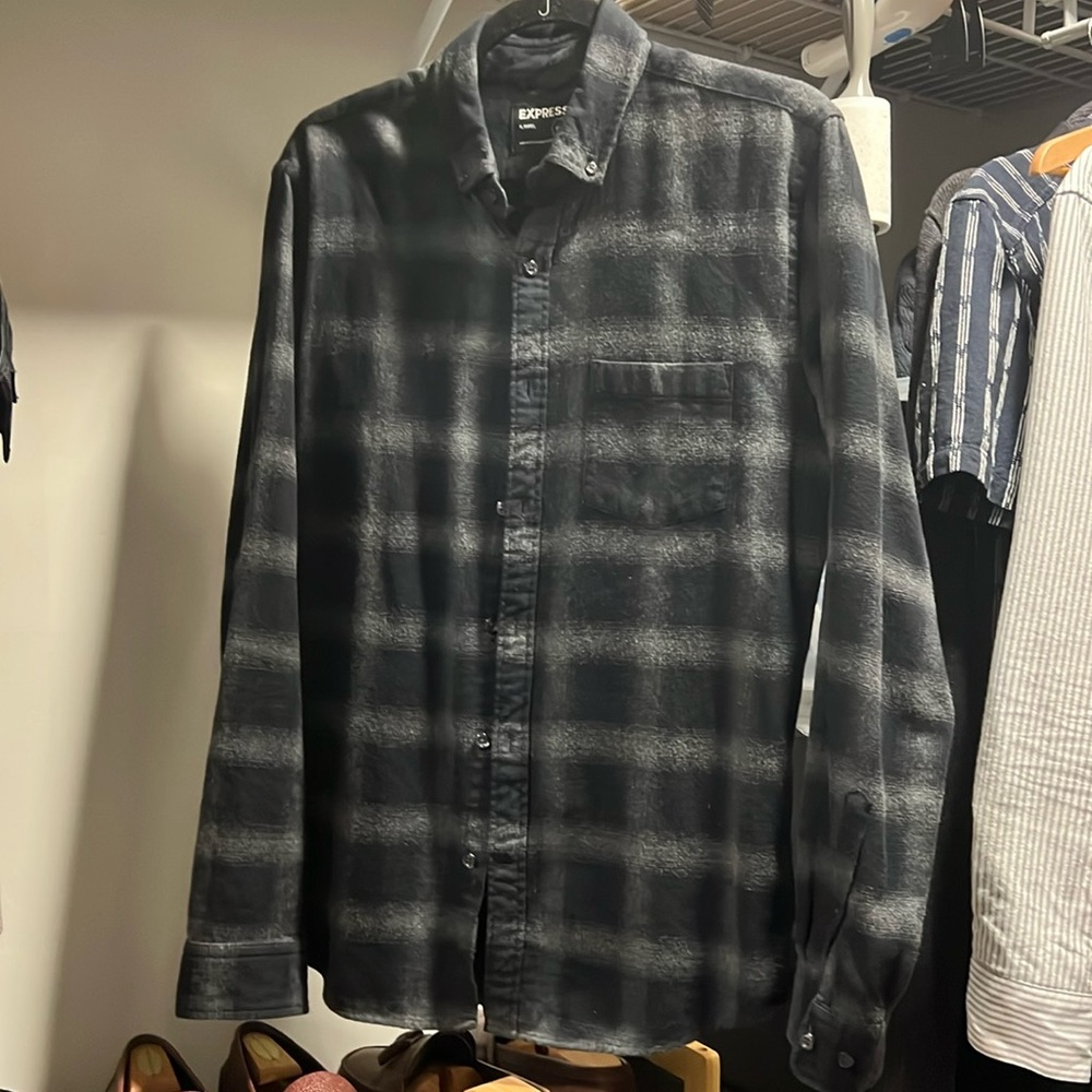 Express Men’s Flannel Button Down Black & Gray Size Medium